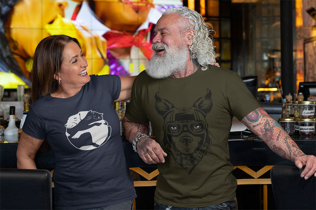 Cuddle Up in Style – Dog & Cat Hugging Tee!