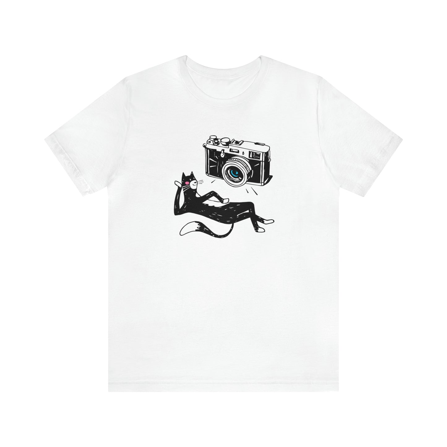 Snap, Purr, Slay – The Ultimate Cat Selfie Tee!