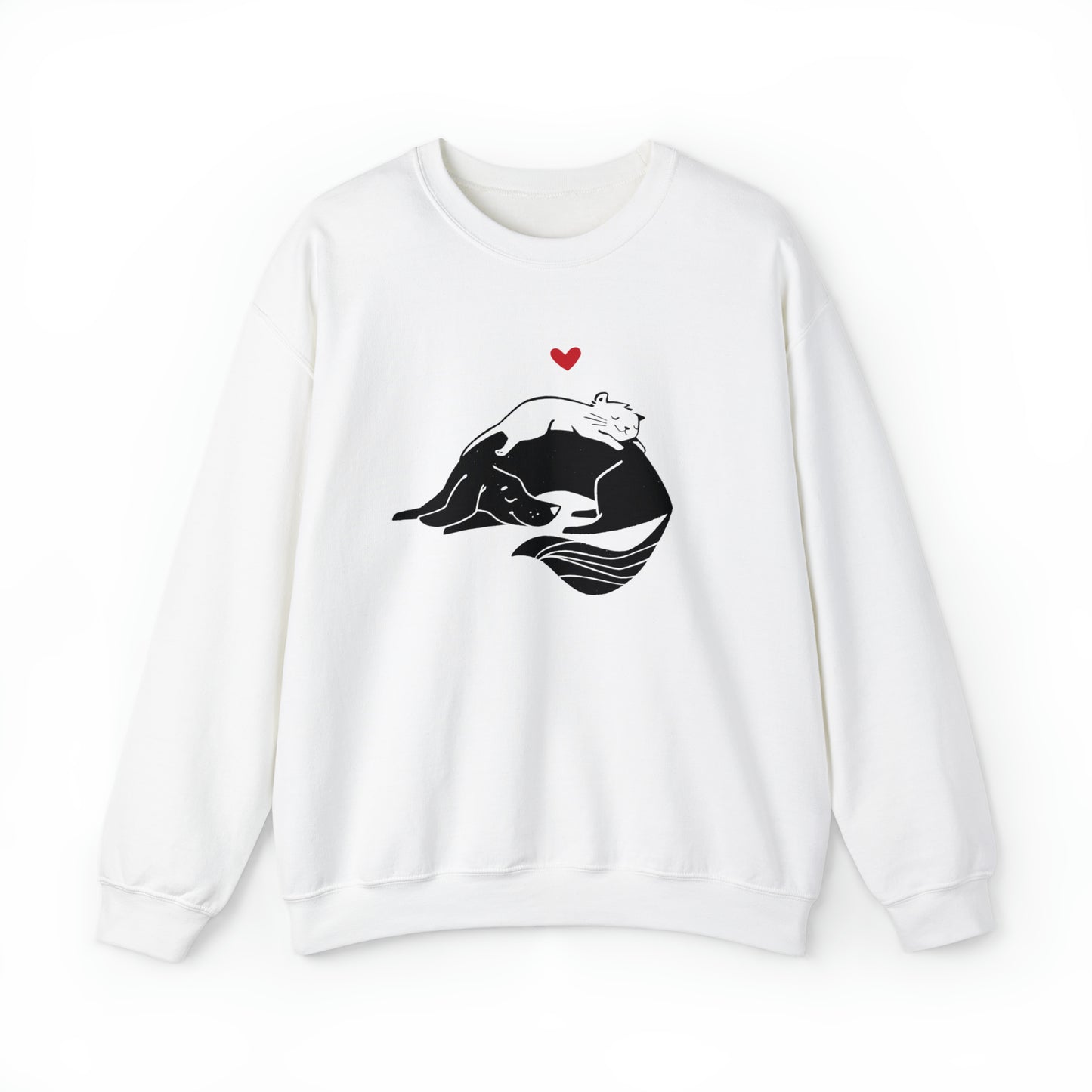 Dog & Cat Cuddling Women's Heavy Blend Crewneck Sweatshirt
