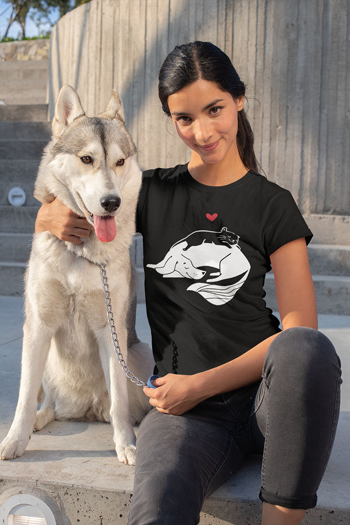 Dog and Cat Cuddling Women's Graphic Tee