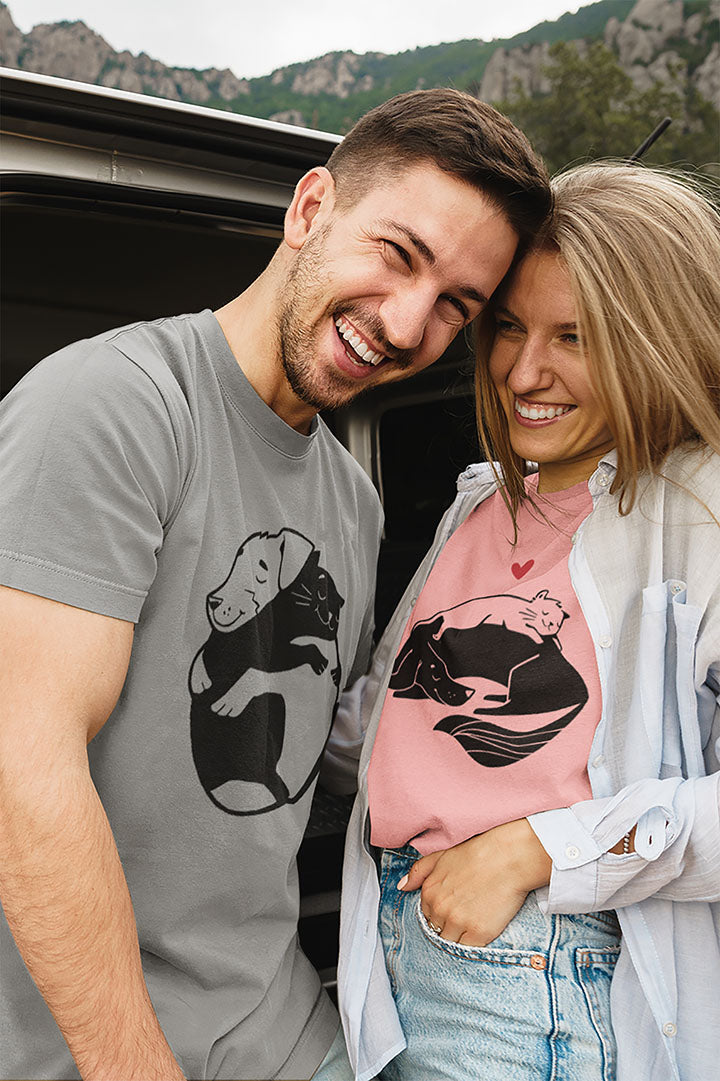 Dog & Cat Hugging Men's Graphic Tee