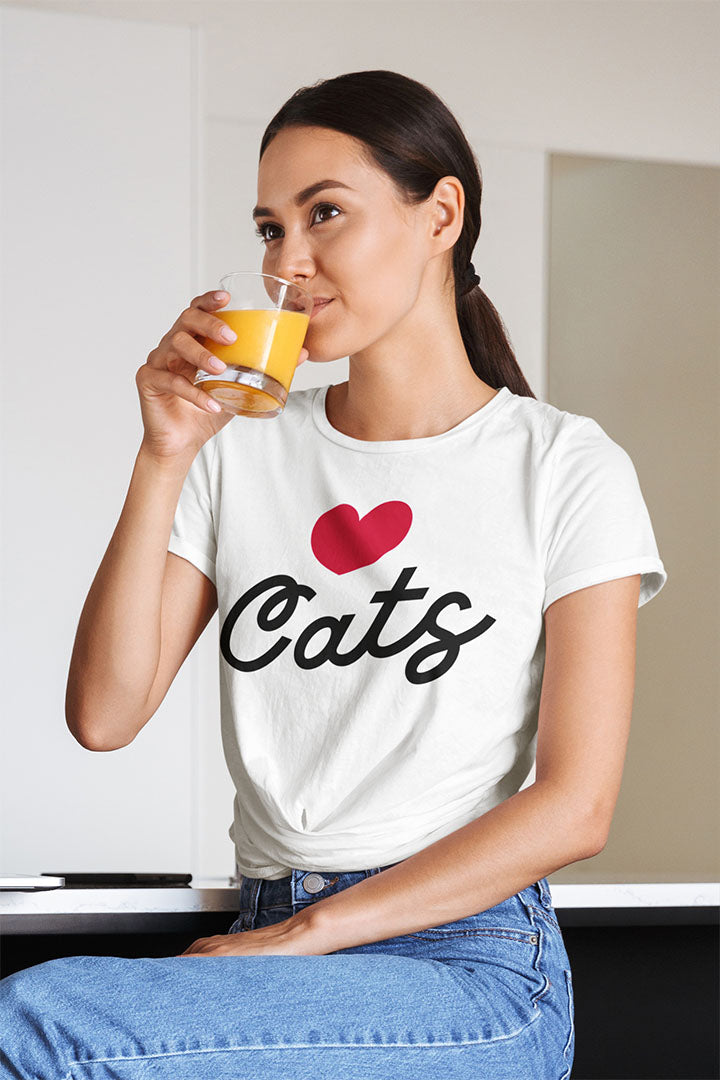 Love Cats, Wear Love – The Ultimate Tee for Cat Moms!
