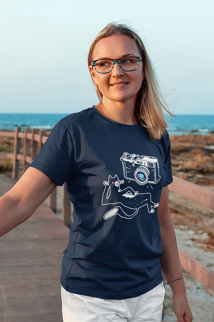 Snap, Purr, Slay – The Ultimate Cat Selfie Tee!