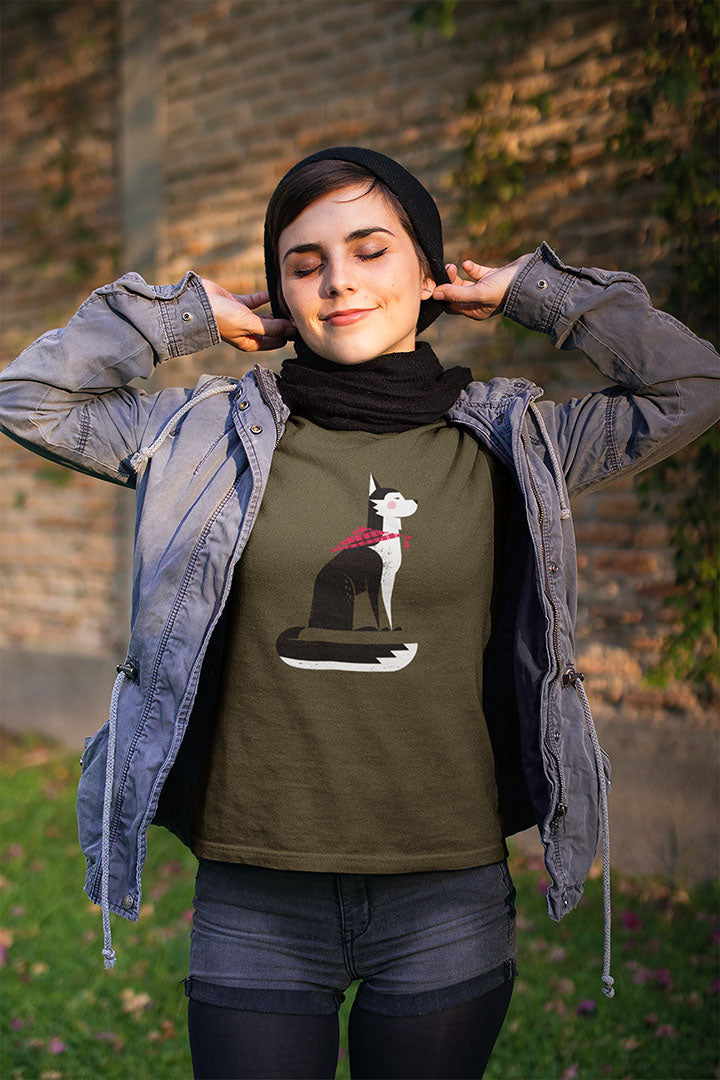 Sitting Husky Women's Graphic Tee
