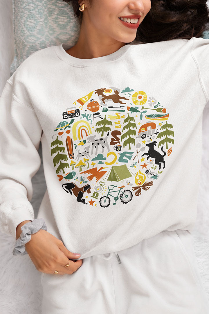 Camping Dogs Women's Heavy Blend Crewneck Sweatshirt
