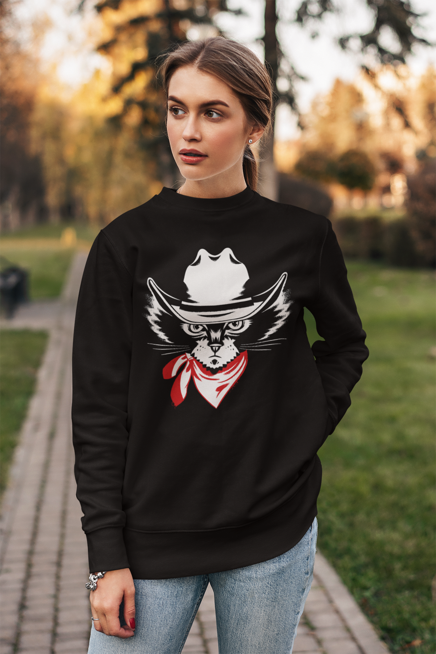 Cowboy Cat Women's Heavy Blend Crewneck Sweatshirt