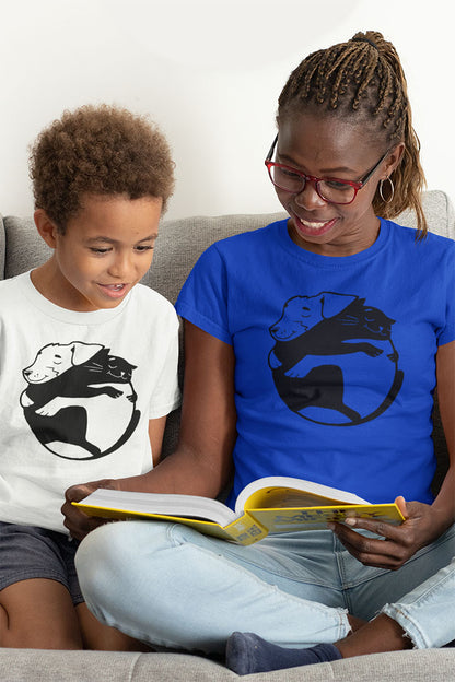 Snuggle Up in Style – The Dog & Cat Hugging Kids' Graphic Tee!