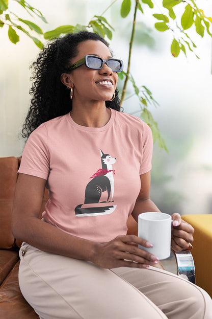 Sitting Husky Women's Graphic Tee